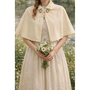 Cream Velvet Capelet Shawl Cloak Faux Fur Trim Pearl Clasp